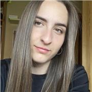 Profesora de inglés para niños de primaria, ESO o bachillerato, soy estudiante universitaria de biología, se me dan bien los niños